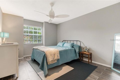Condo in Orlando, Florida, 2 bedrooms  № 1636651 - photo 9