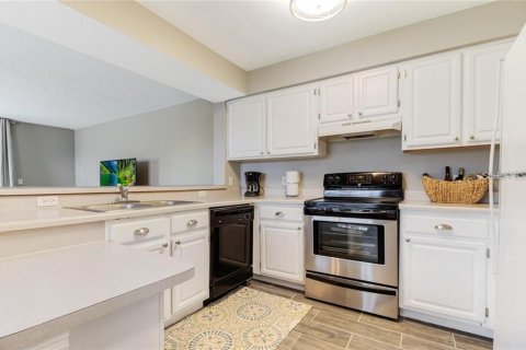 Condo in Orlando, Florida, 2 bedrooms  № 1636651 - photo 2