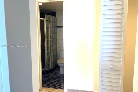 Купить кондоминиум в Авентура, Флорида 1 спальня, 68.84м2, № 2043361 - фото 11