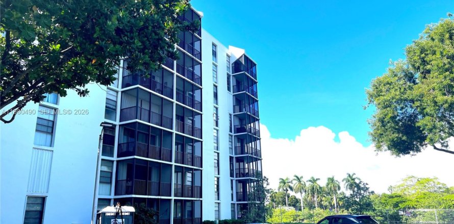 Кондоминиум с 1 спальней в Авентура, Флорида № 2043361