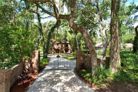 Casa en venta en Brandon, Florida, 4 dormitorios, 447.7 m2 № 1903852 - foto 3