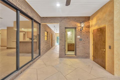 Casa en venta en Brandon, Florida, 4 dormitorios, 447.7 m2 № 1903852 - foto 28