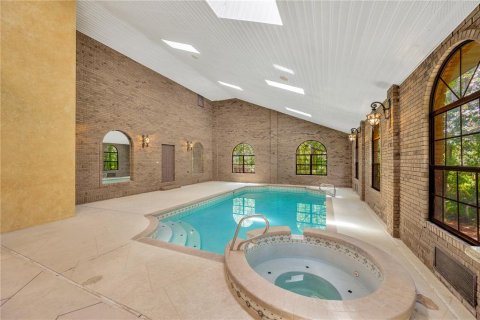 Casa en venta en Brandon, Florida, 4 dormitorios, 447.7 m2 № 1903852 - foto 6
