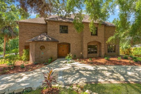 Casa en venta en Brandon, Florida, 4 dormitorios, 447.7 m2 № 1903852 - foto 1