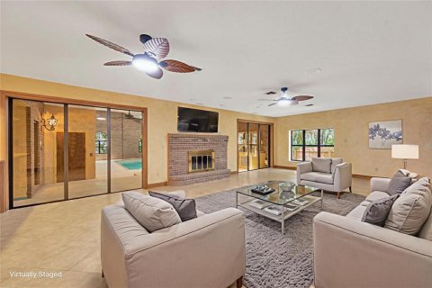 Casa en venta en Brandon, Florida, 4 dormitorios, 447.7 m2 № 1903852 - foto 22