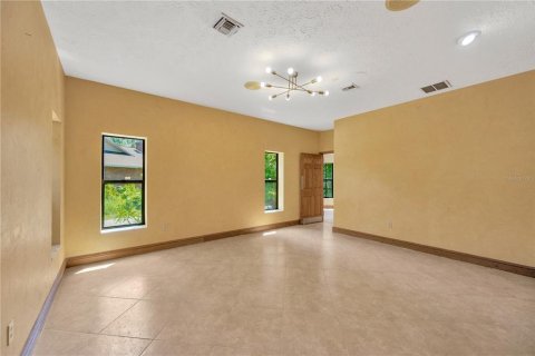 Casa en venta en Brandon, Florida, 4 dormitorios, 447.7 m2 № 1903852 - foto 8