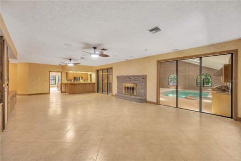 Casa en venta en Brandon, Florida, 4 dormitorios, 447.7 m2 № 1903852 - foto 24