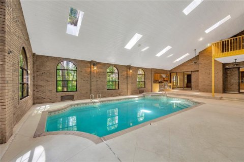 Casa en venta en Brandon, Florida, 4 dormitorios, 447.7 m2 № 1903852 - foto 2