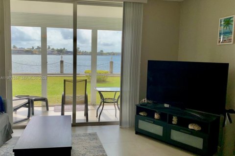 Copropriété à louer à Aventura, Floride: 1 chambre, 71.35 m2 № 2041413 - photo 2