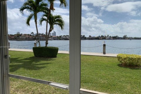 Copropriété à louer à Aventura, Floride: 1 chambre, 71.35 m2 № 2041413 - photo 16