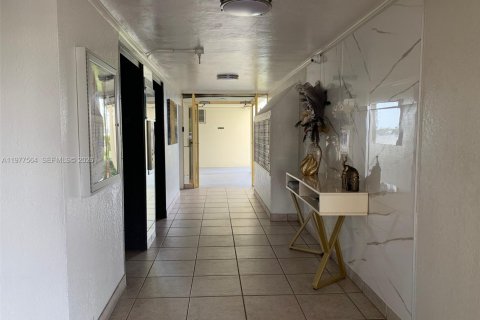 Copropriété à louer à Aventura, Floride: 1 chambre, 71.35 m2 № 2041413 - photo 23