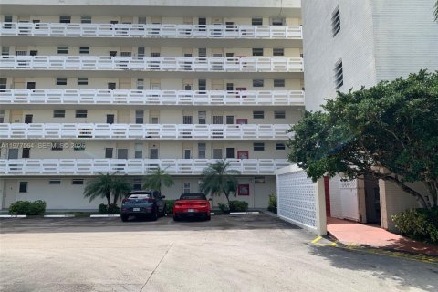 Copropriété à louer à Aventura, Floride: 1 chambre, 71.35 m2 № 2041413 - photo 19