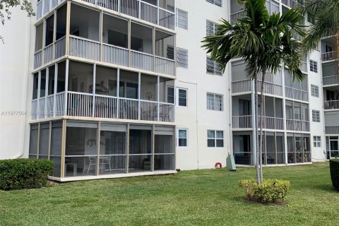 Copropriété à louer à Aventura, Floride: 1 chambre, 71.35 m2 № 2041413 - photo 20