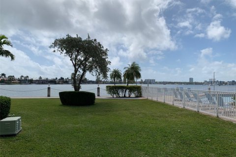 Copropriété à louer à Aventura, Floride: 1 chambre, 71.35 m2 № 2041413 - photo 21