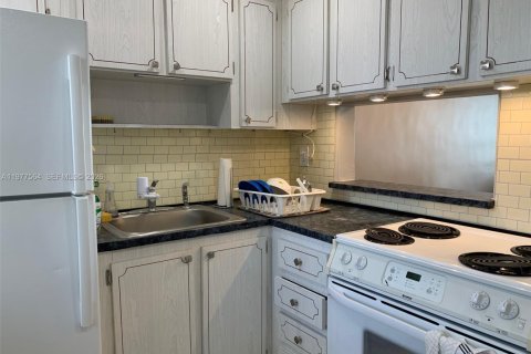 Copropriété à louer à Aventura, Floride: 1 chambre, 71.35 m2 № 2041413 - photo 10