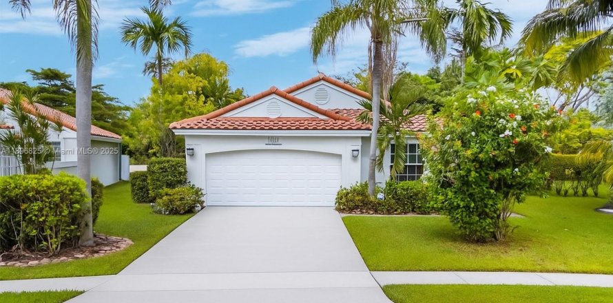 House in Pembroke Pines, Florida 3 bedrooms, 169.45 sq.m. № 1967937