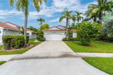 House in Pembroke Pines, Florida 3 bedrooms, 169.45 sq.m. № 1967937 - photo 30