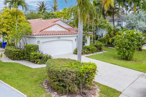 House in Pembroke Pines, Florida 3 bedrooms, 169.45 sq.m. № 1967937 - photo 29