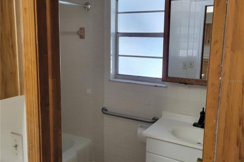 Propiedad comercial en venta en Apopka, Florida, 548.12 m2 № 1734669 - foto 16