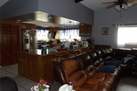 House in Spring Hill, Florida 3 bedrooms, 172.98 sq.m. № 2225106 - photo 14