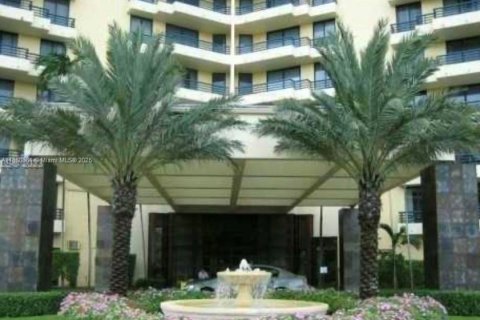 Condo in Aventura, Florida, 2 bedrooms  № 1888978 - photo 9