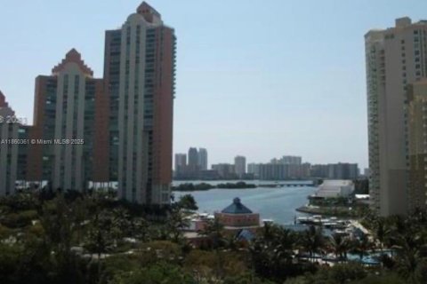 Condo in Aventura, Florida, 2 bedrooms  № 1888978 - photo 1