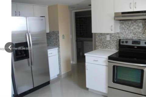 Condo in Aventura, Florida, 2 bedrooms  № 1888978 - photo 5