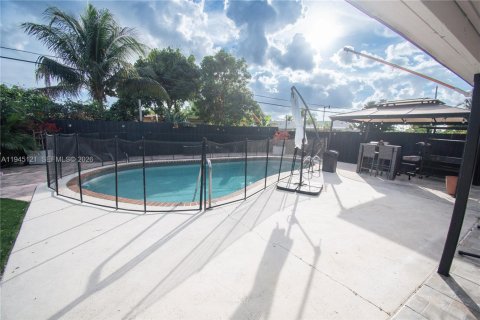 House in Pompano Beach, Florida 2 bedrooms, 102.56 sq.m. № 2002214 - photo 28