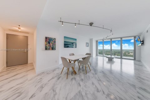 Copropriété à vendre à Miami, Floride: 2 chambres, 107.58 m2 № 2057529 - photo 15