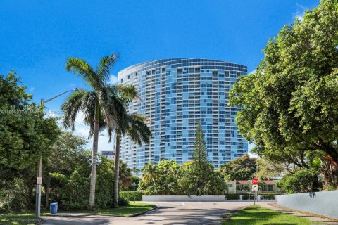 Copropriété à vendre à Miami, Floride: 2 chambres, 107.58 m2 № 2057529 - photo 28