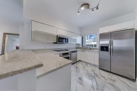 Copropriété à vendre à Miami, Floride: 2 chambres, 107.58 m2 № 2057529 - photo 4