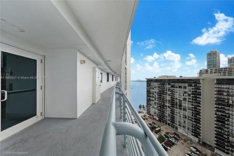 Copropriété à vendre à Miami, Floride: 2 chambres, 107.58 m2 № 2057529 - photo 11