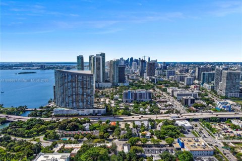 Copropriété à vendre à Miami, Floride: 2 chambres, 107.58 m2 № 2057529 - photo 24