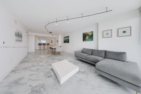 Copropriété à vendre à Miami, Floride: 2 chambres, 107.58 m2 № 2057529 - photo 10