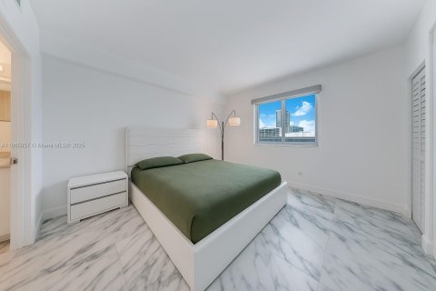Copropriété à vendre à Miami, Floride: 2 chambres, 107.58 m2 № 2057529 - photo 13