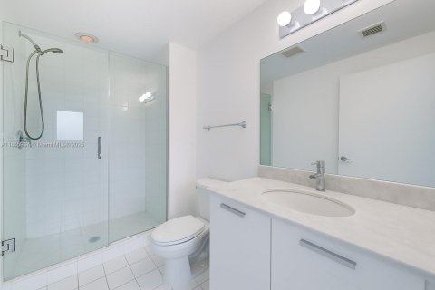 Copropriété à vendre à Miami, Floride: 2 chambres, 107.58 m2 № 2057529 - photo 12