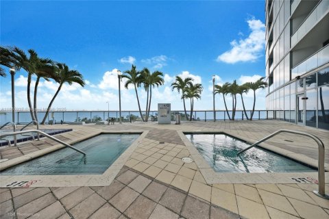 Copropriété à vendre à Miami, Floride: 2 chambres, 107.58 m2 № 2057529 - photo 18