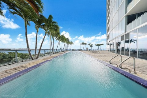 Copropriété à vendre à Miami, Floride: 2 chambres, 107.58 m2 № 2057529 - photo 6