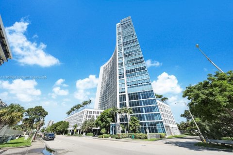 Copropriété à vendre à Miami, Floride: 2 chambres, 107.58 m2 № 2057529 - photo 27