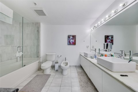 Copropriété à vendre à Miami, Floride: 2 chambres, 107.58 m2 № 2057529 - photo 7