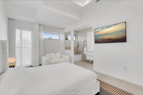 Villa ou maison à vendre à Miami Beach, Floride: 3 chambres, 292.92 m2 № 1988689 - photo 17