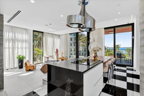Villa ou maison à vendre à Miami Beach, Floride: 3 chambres, 292.92 m2 № 1988689 - photo 6