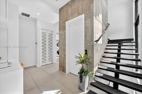 Villa ou maison à vendre à Miami Beach, Floride: 3 chambres, 292.92 m2 № 1988689 - photo 10