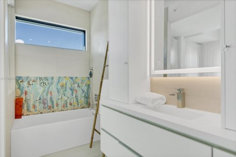 Villa ou maison à vendre à Miami Beach, Floride: 3 chambres, 292.92 m2 № 1988689 - photo 16