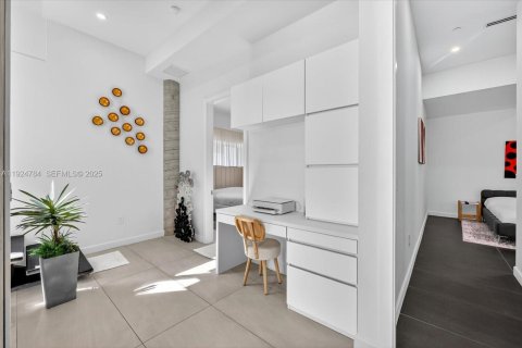 Villa ou maison à vendre à Miami Beach, Floride: 3 chambres, 292.92 m2 № 1988689 - photo 9