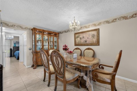 Condo in Pembroke Pines, Florida, 1 bedroom  № 2264362 - photo 4