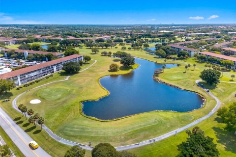 Condo in Pembroke Pines, Florida, 1 bedroom  № 2264362 - photo 23