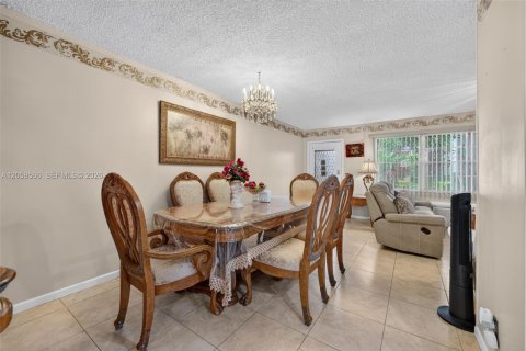Condo in Pembroke Pines, Florida, 1 bedroom  № 2264362 - photo 5