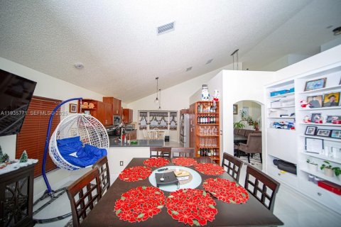 Casa en venta en Miramar, Florida, 4 dormitorios, 220.92 m2 № 1993881 - foto 21