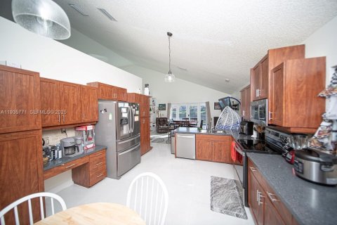 Casa en venta en Miramar, Florida, 4 dormitorios, 220.92 m2 № 1993881 - foto 23